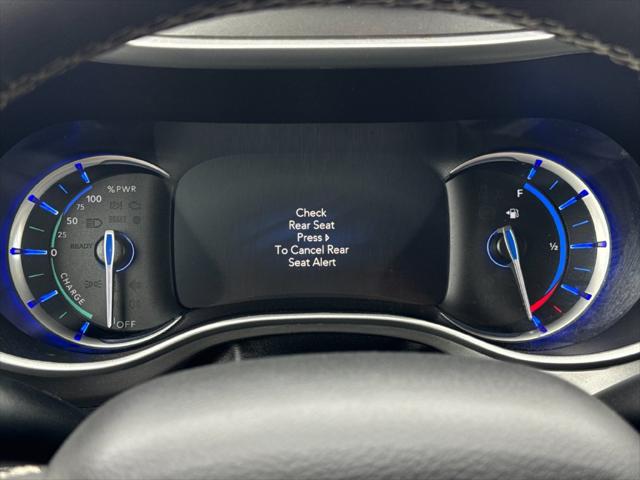 2023 Chrysler Pacifica Hybrid Touring L