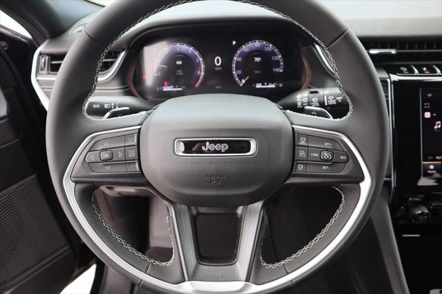 2025 Jeep Grand Cherokee GRAND CHEROKEE LAREDO X 4X4