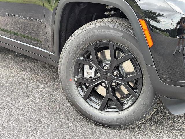 2025 Jeep Grand Cherokee GRAND CHEROKEE L ALTITUDE 4X4