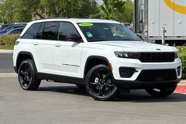 2025 Jeep Grand Cherokee GRAND CHEROKEE ALTITUDE X 4X4
