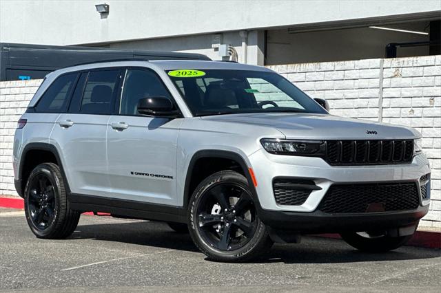 2025 Jeep Grand Cherokee GRAND CHEROKEE ALTITUDE X 4X4