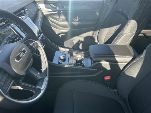 2025 Jeep Grand Cherokee GRAND CHEROKEE LAREDO 4X2