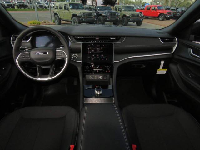 2025 Jeep Grand Cherokee GRAND CHEROKEE L LAREDO X 4X4 2025 Jeep Grand Cherokee GRAND CHEROKEE L LAREDO X 4X4