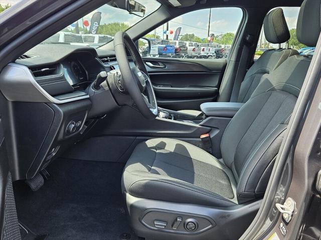 2025 Jeep Grand Cherokee GRAND CHEROKEE L LAREDO X 4X2