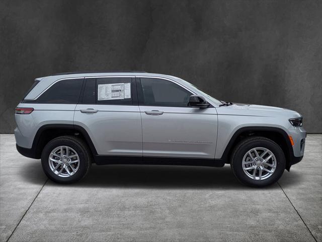 2025 Jeep Grand Cherokee GRAND CHEROKEE LAREDO X 4X4