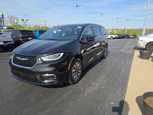 2025 Chrysler Pacifica Hybrid PACIFICA PLUG-IN HYBRID SELECT