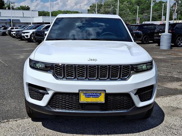 2025 Jeep Grand Cherokee GRAND CHEROKEE LAREDO X 4X4