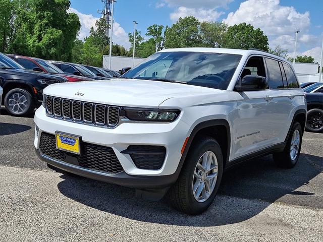 2025 Jeep Grand Cherokee GRAND CHEROKEE LAREDO X 4X4