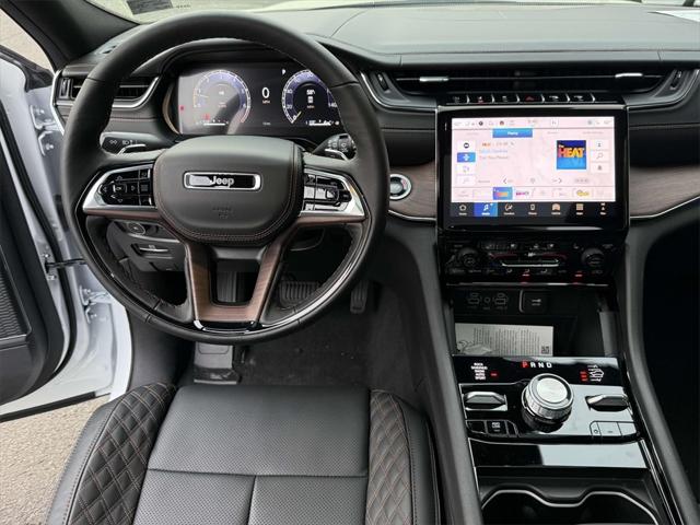 2025 Jeep Grand Cherokee GRAND CHEROKEE L SUMMIT 4X4