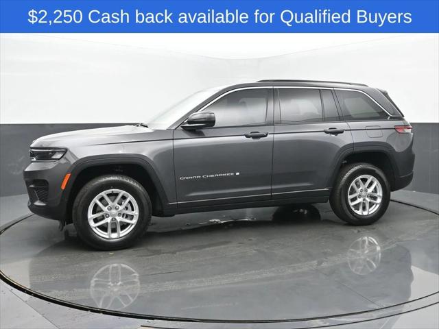 2025 Jeep Grand Cherokee GRAND CHEROKEE LAREDO X 4X4