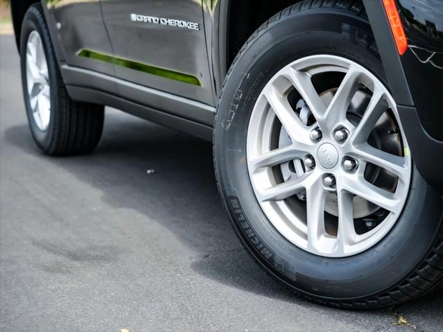 2025 Jeep Grand Cherokee GRAND CHEROKEE LAREDO X 4X2