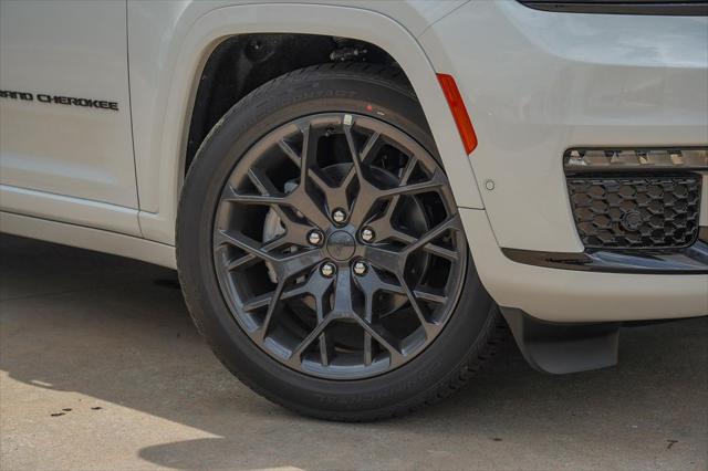 2025 Jeep Grand Cherokee GRAND CHEROKEE L SUMMIT 4X4