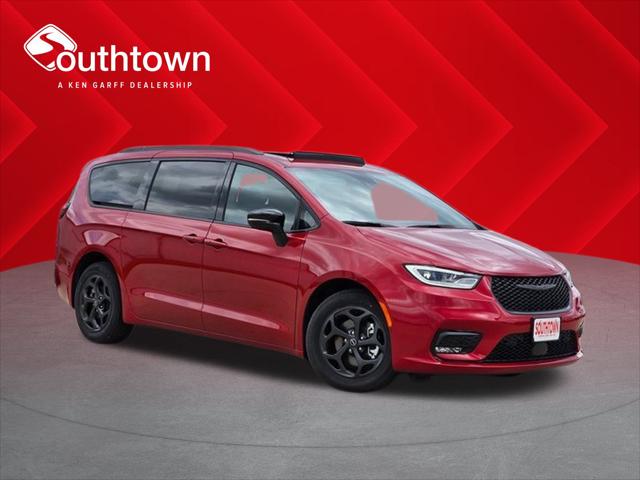 2025 Chrysler Pacifica Hybrid PACIFICA PLUG-IN HYBRID S APPEARANCE