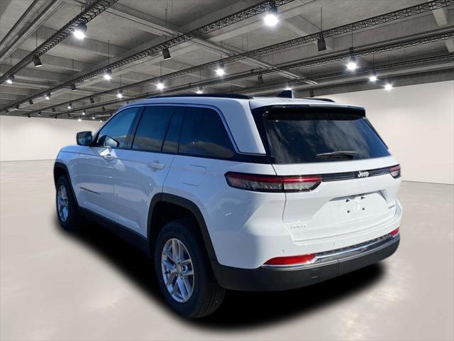 2025 Jeep Grand Cherokee GRAND CHEROKEE LAREDO X 4X4