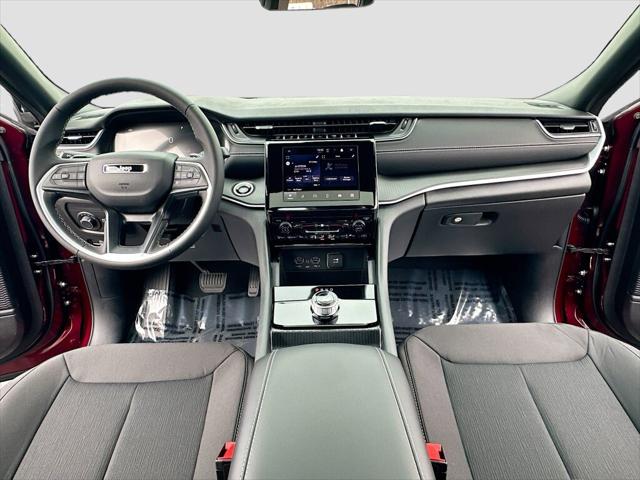 2025 Jeep Grand Cherokee GRAND CHEROKEE LAREDO X 4X4