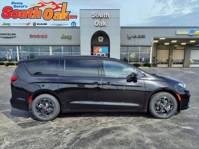 2025 Chrysler Pacifica Hybrid PACIFICA PLUG-IN HYBRID S APPEARANCE