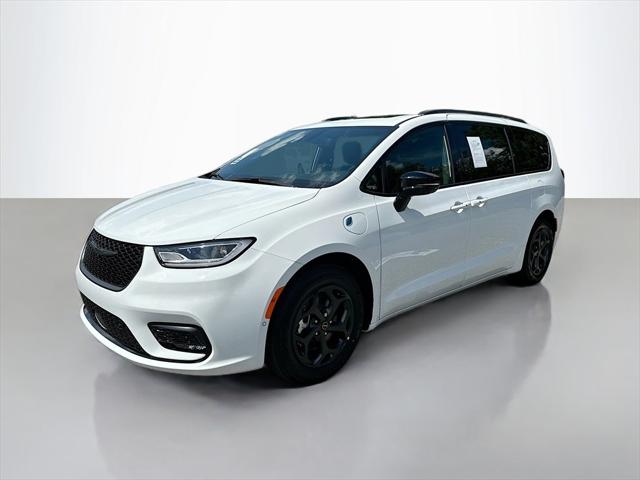 2025 Chrysler Pacifica Hybrid PACIFICA PLUG-IN HYBRID S APPEARANCE