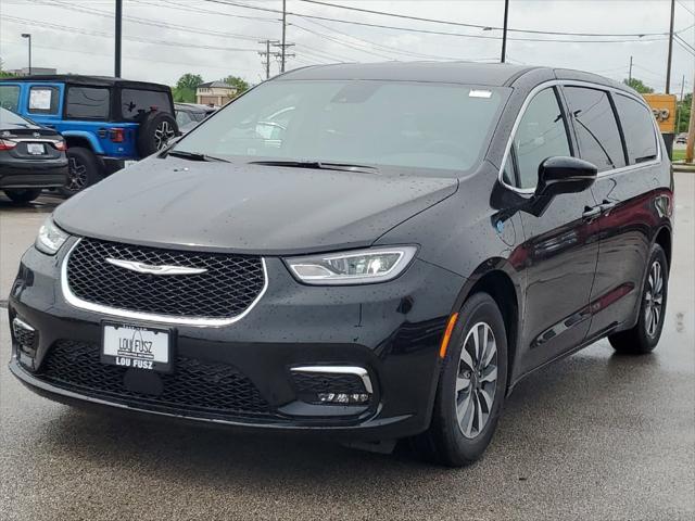 2025 Chrysler Pacifica Hybrid PACIFICA PLUG-IN HYBRID SELECT