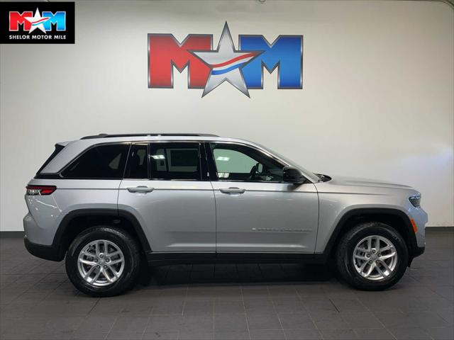 2025 Jeep Grand Cherokee GRAND CHEROKEE LAREDO X 4X4