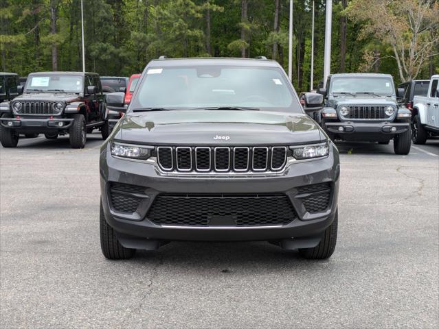 2025 Jeep Grand Cherokee GRAND CHEROKEE LAREDO X 4X4