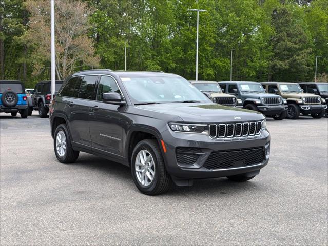2025 Jeep Grand Cherokee GRAND CHEROKEE LAREDO X 4X4