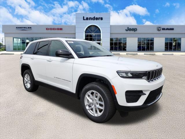 2025 Jeep Grand Cherokee GRAND CHEROKEE LAREDO X 4X4