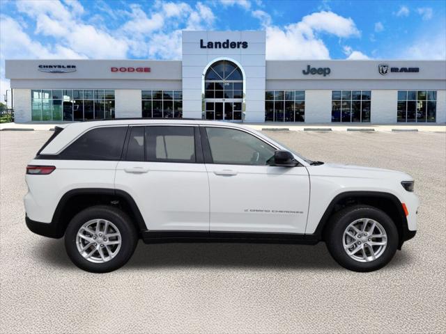 2025 Jeep Grand Cherokee GRAND CHEROKEE LAREDO X 4X4