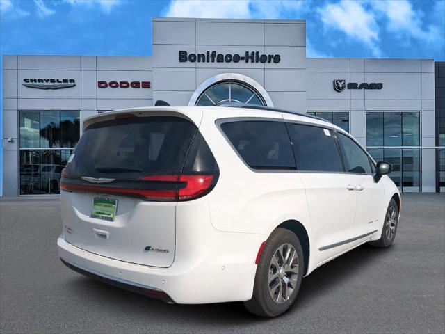 2025 Chrysler Pacifica Hybrid PACIFICA PLUG-IN HYBRID PINNACLE