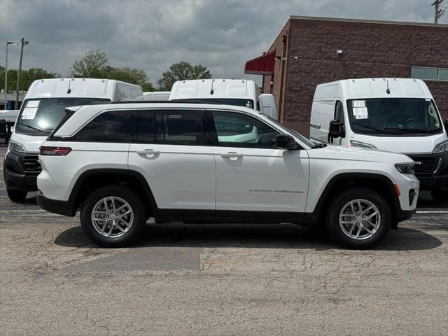 2025 Jeep Grand Cherokee GRAND CHEROKEE LAREDO X 4X4