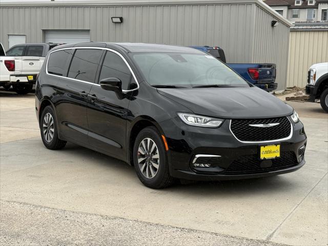 2025 Chrysler Pacifica Hybrid PACIFICA PLUG-IN HYBRID SELECT