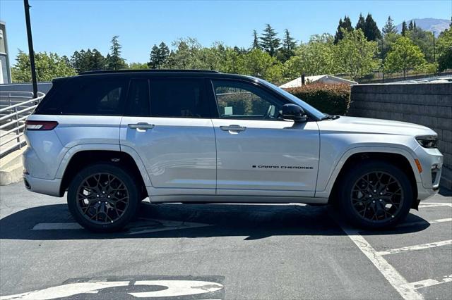 2025 Jeep Grand Cherokee GRAND CHEROKEE SUMMIT 4X4