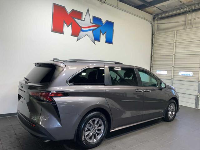 2021 Toyota Sienna XLE
