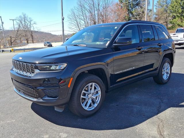 2025 Jeep Grand Cherokee GRAND CHEROKEE LAREDO X 4X4