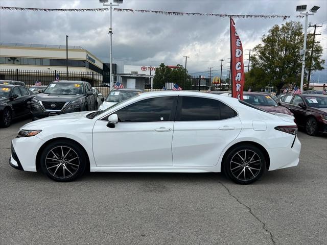 2022 Toyota Camry SE