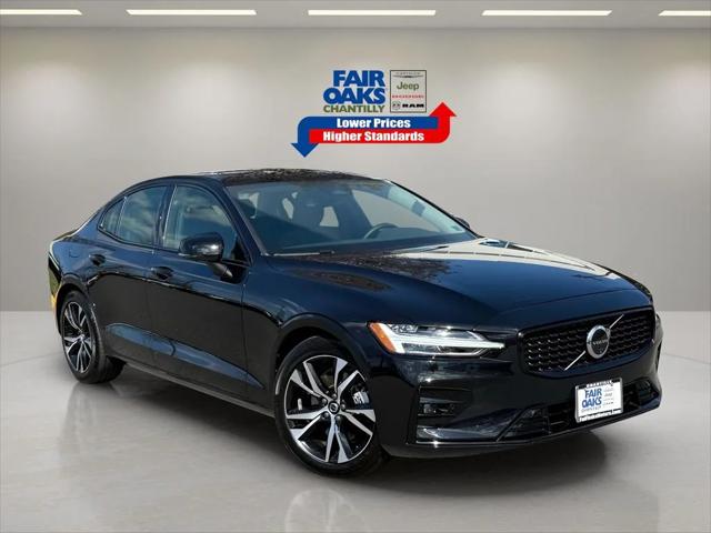 2024 Volvo S60 B5 Plus Dark Theme