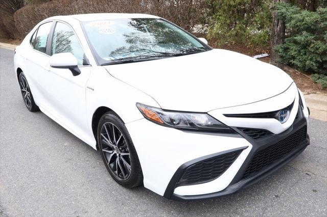 2021 Toyota Camry SE Hybrid