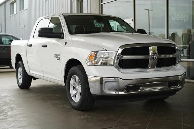 2023 RAM 1500 Classic SLT Crew Cab 4x4 57 Box