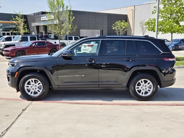 2024 Jeep Grand Cherokee Laredo 4x2