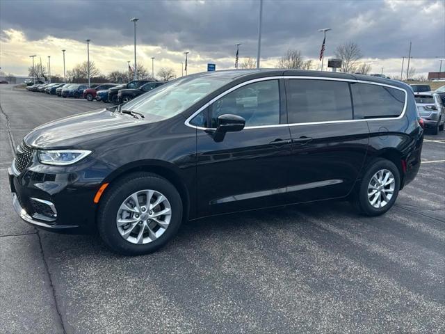 2025 Chrysler Pacifica PACIFICA SELECT AWD