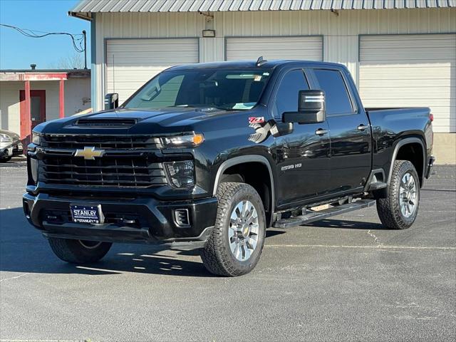 2024 Chevrolet Silverado 2500HD 4WD Crew Cab Standard Bed Custom