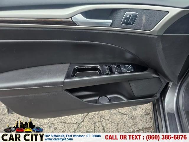 2016 Ford Fusion SE