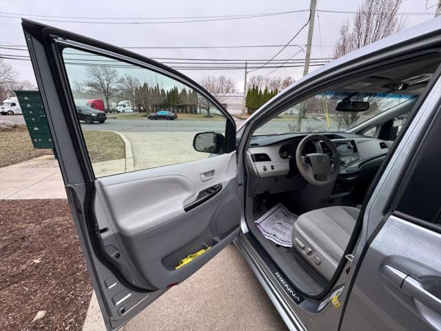 2014 Toyota Sienna LE
