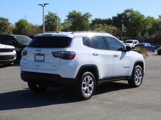 2025 Jeep Compass COMPASS LATITUDE 4X4