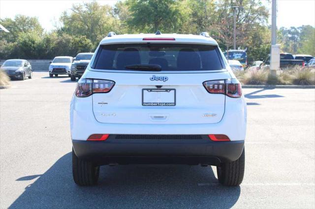 2025 Jeep Compass COMPASS LATITUDE 4X4