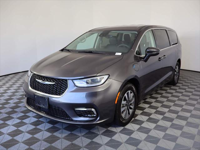 2023 Chrysler Pacifica Hybrid Touring L