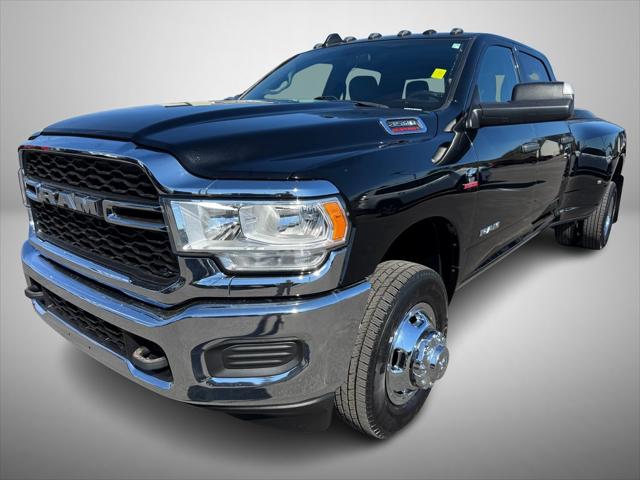 2022 RAM 3500 Tradesman Crew Cab 4x4 8 Box