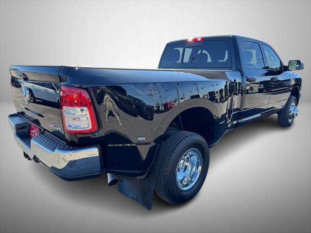 2022 RAM 3500 Tradesman Crew Cab 4x4 8 Box