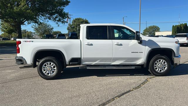 2022 Chevrolet Silverado 3500HD 4WD Crew Cab Long Bed LT