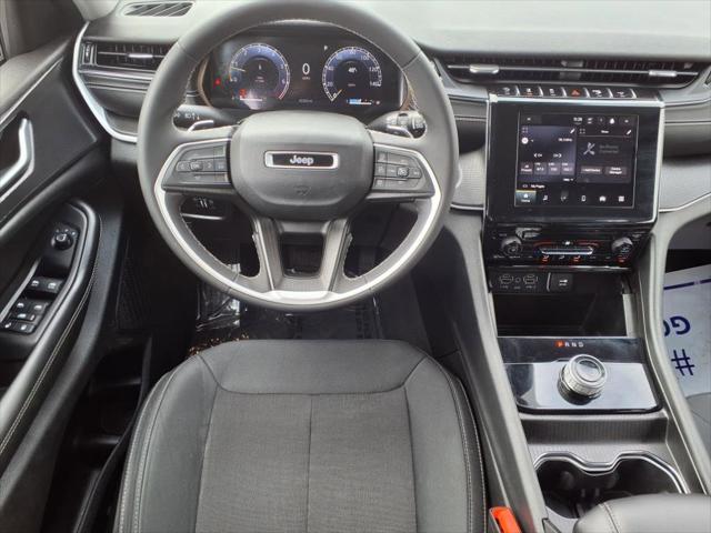 2023 Jeep Grand Cherokee Laredo 4x4