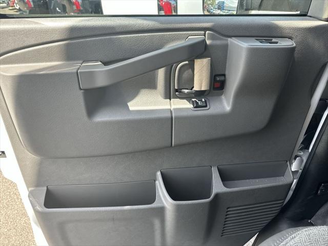 2025 Chevrolet Express Cutaway Work Van